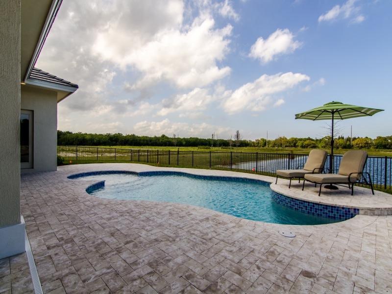 1552882_PoolArea_800x600_032515_032003_original