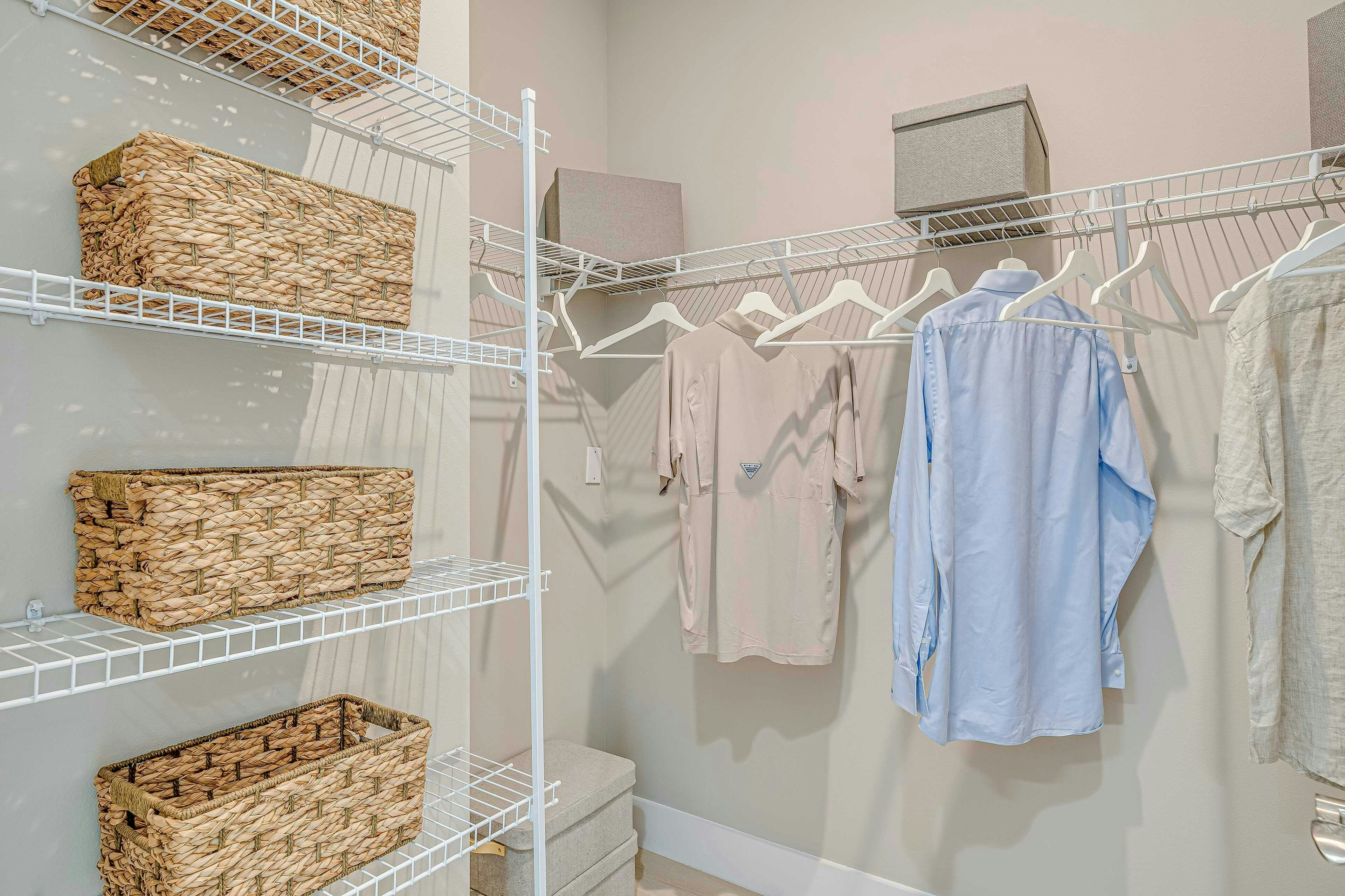 Master Walk-in Closet | Aurora 25