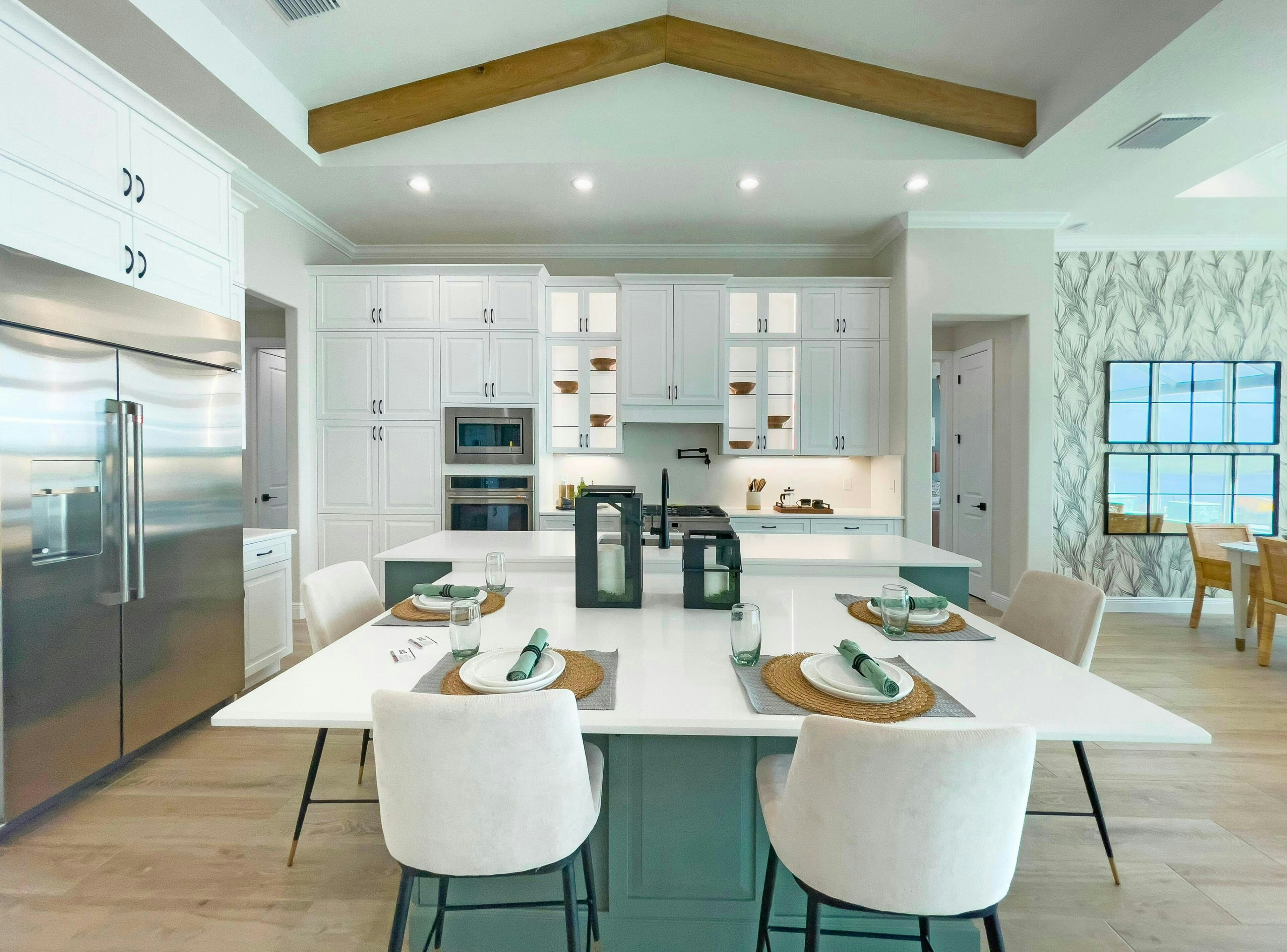 Kitchen with extended island | Willow Signature Model