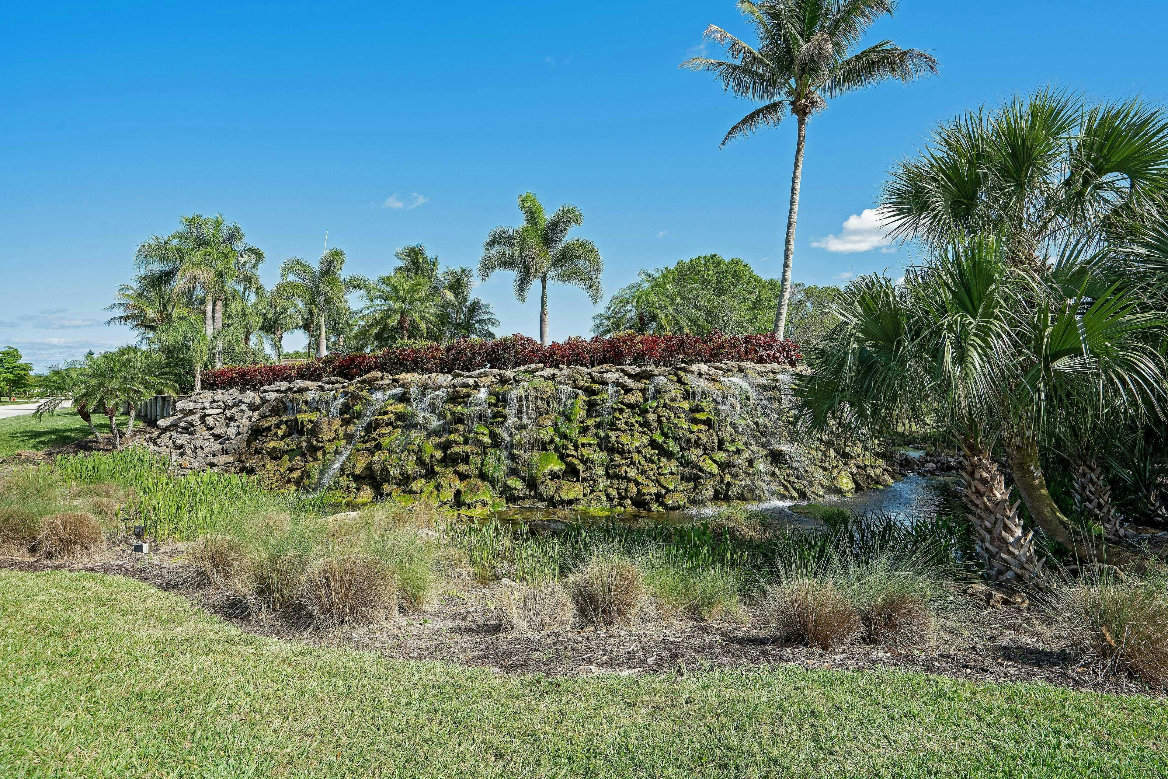 Entry Feature | The Falls at Grand Harbor