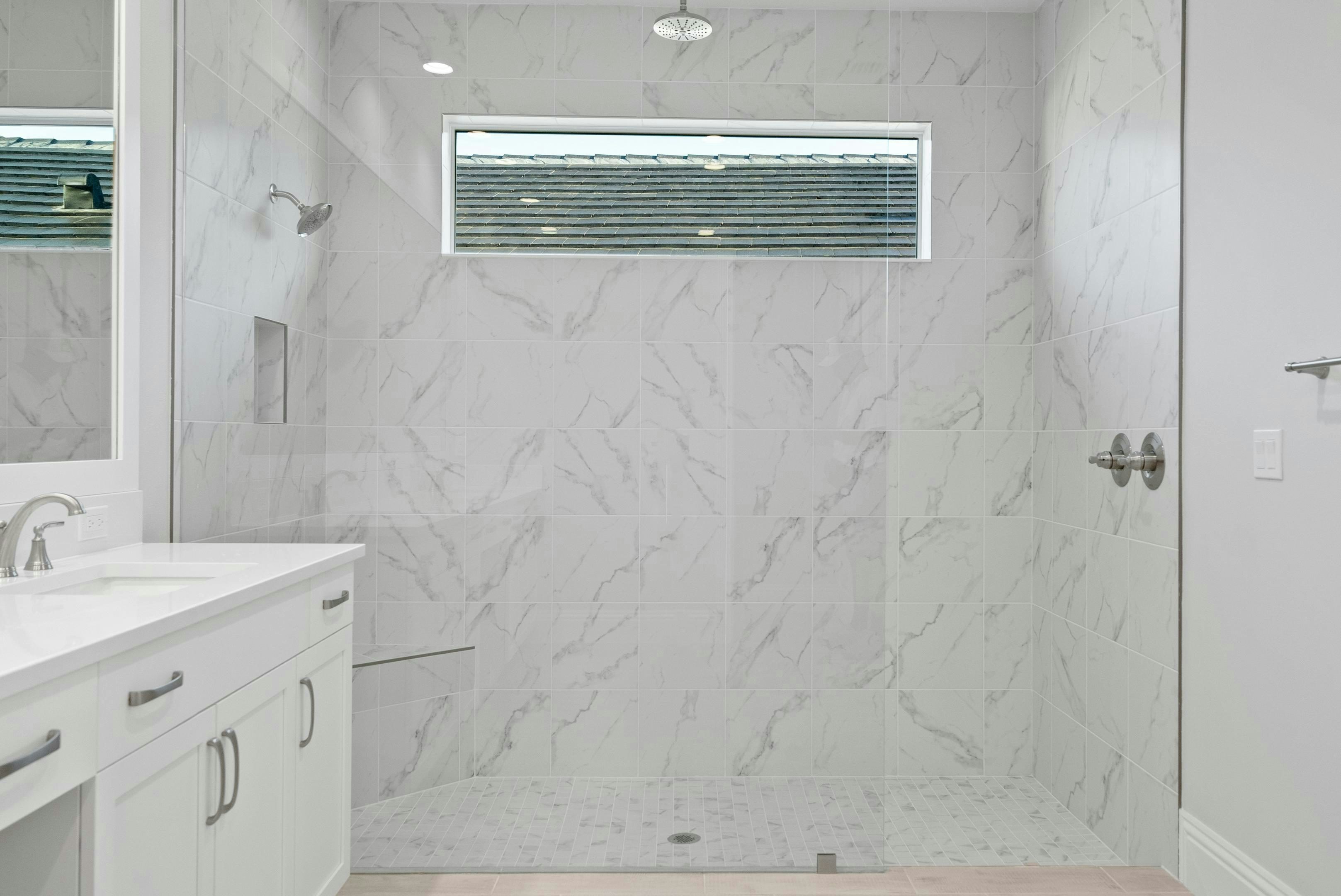 Master Bath | Monarch Grande Model