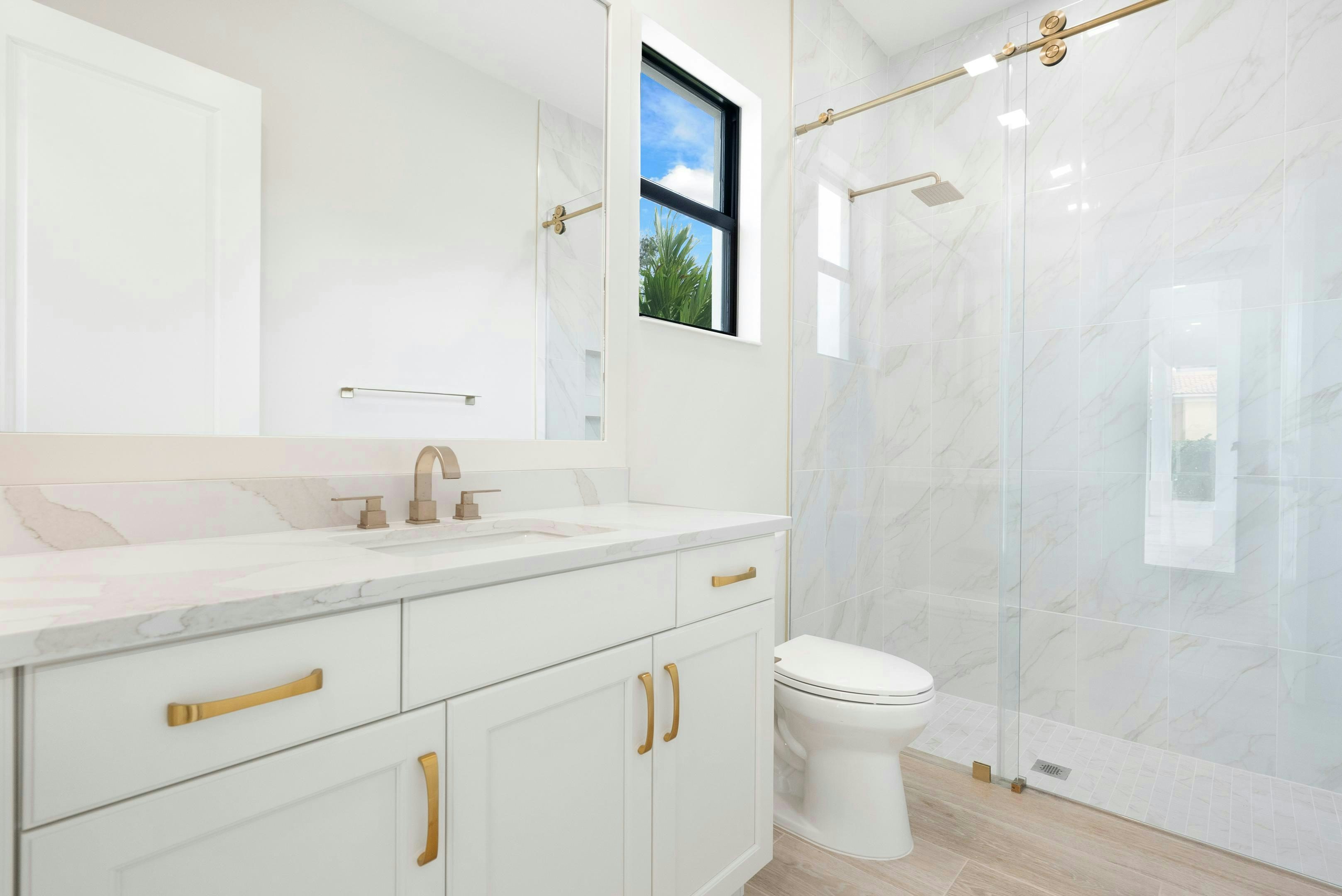 Cabana Bath | 109 SE Via Verona