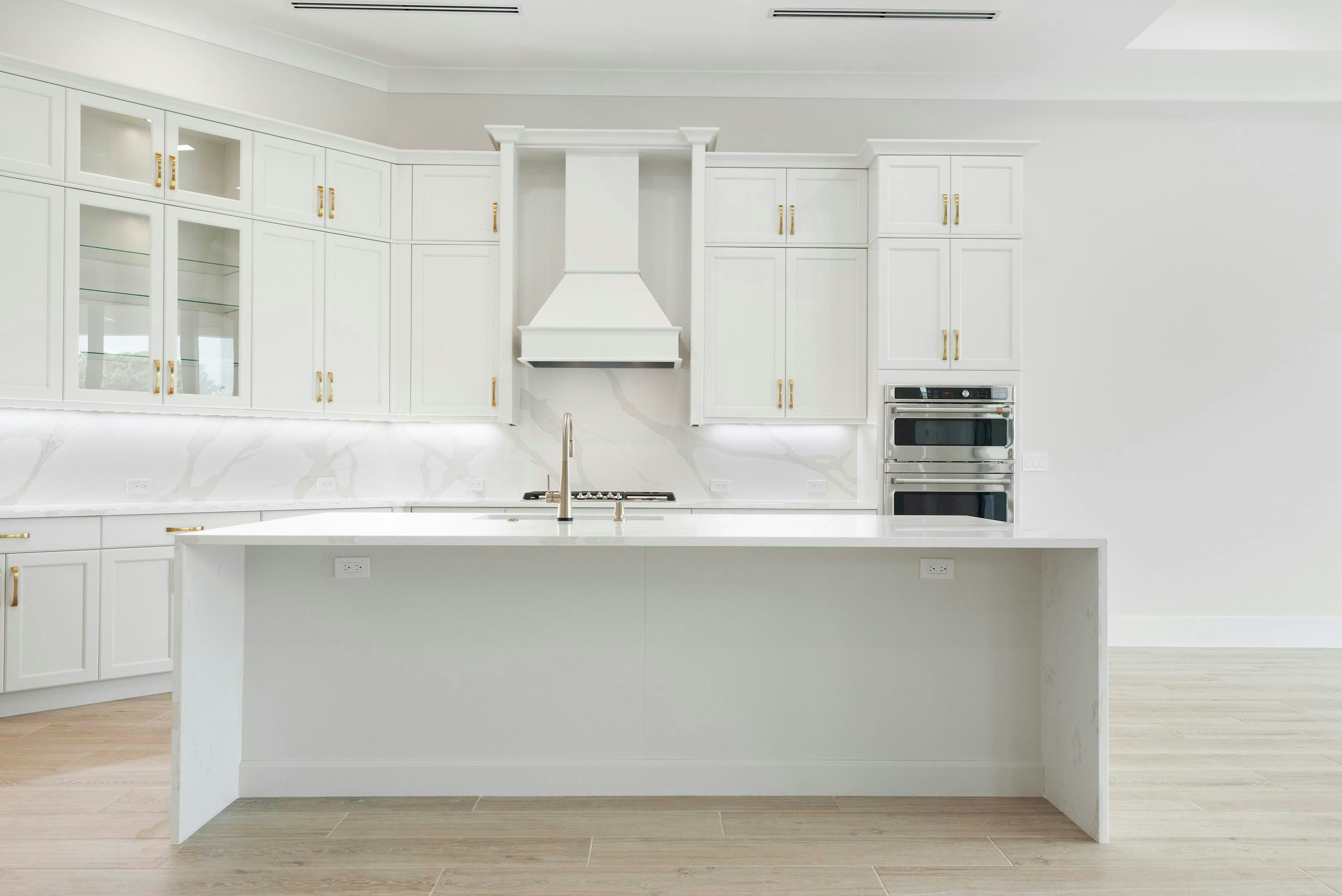 Kitchen | 109 SE Via Verona