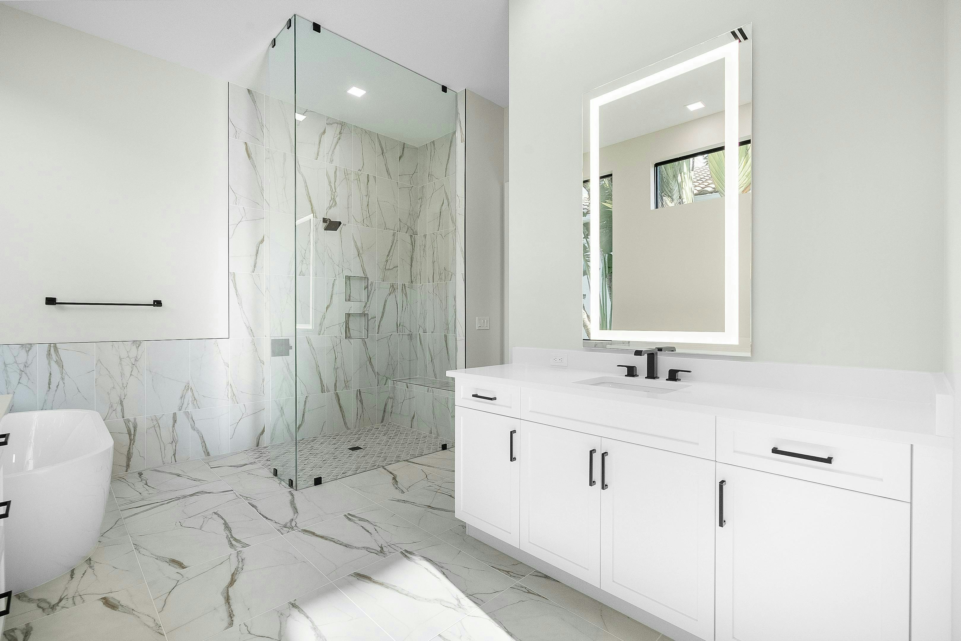 Master Bath | 110 SE Via Verona