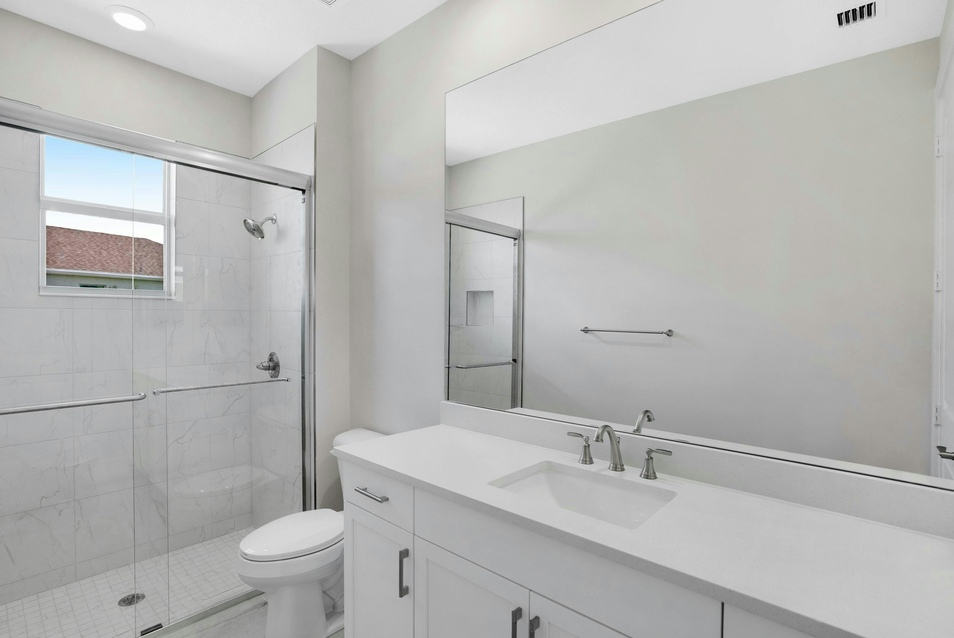 Bath 2 | 2148 Falls Manor