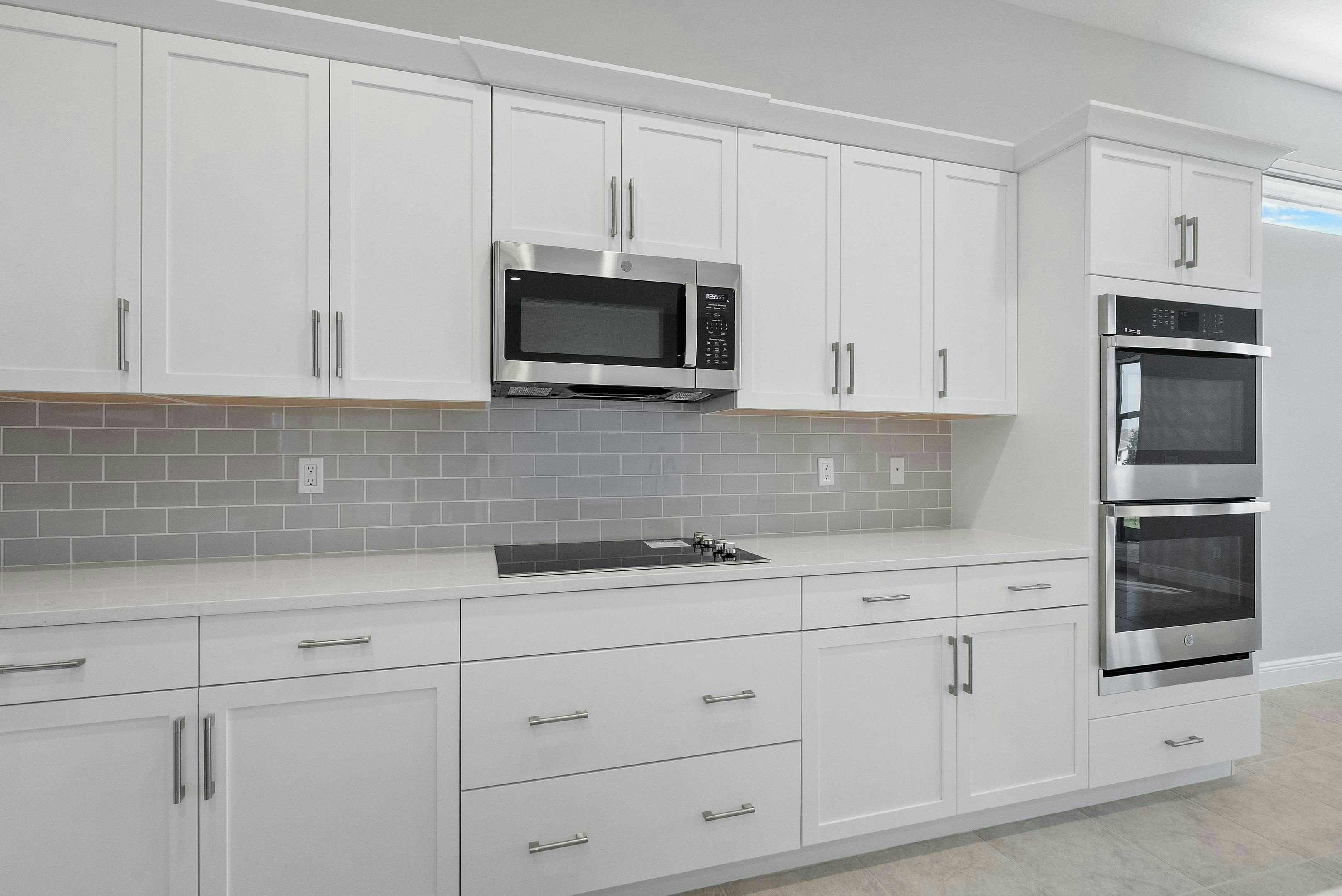 Kitchen Cook Wall | 12398 SW Sunrise Lake Terrace