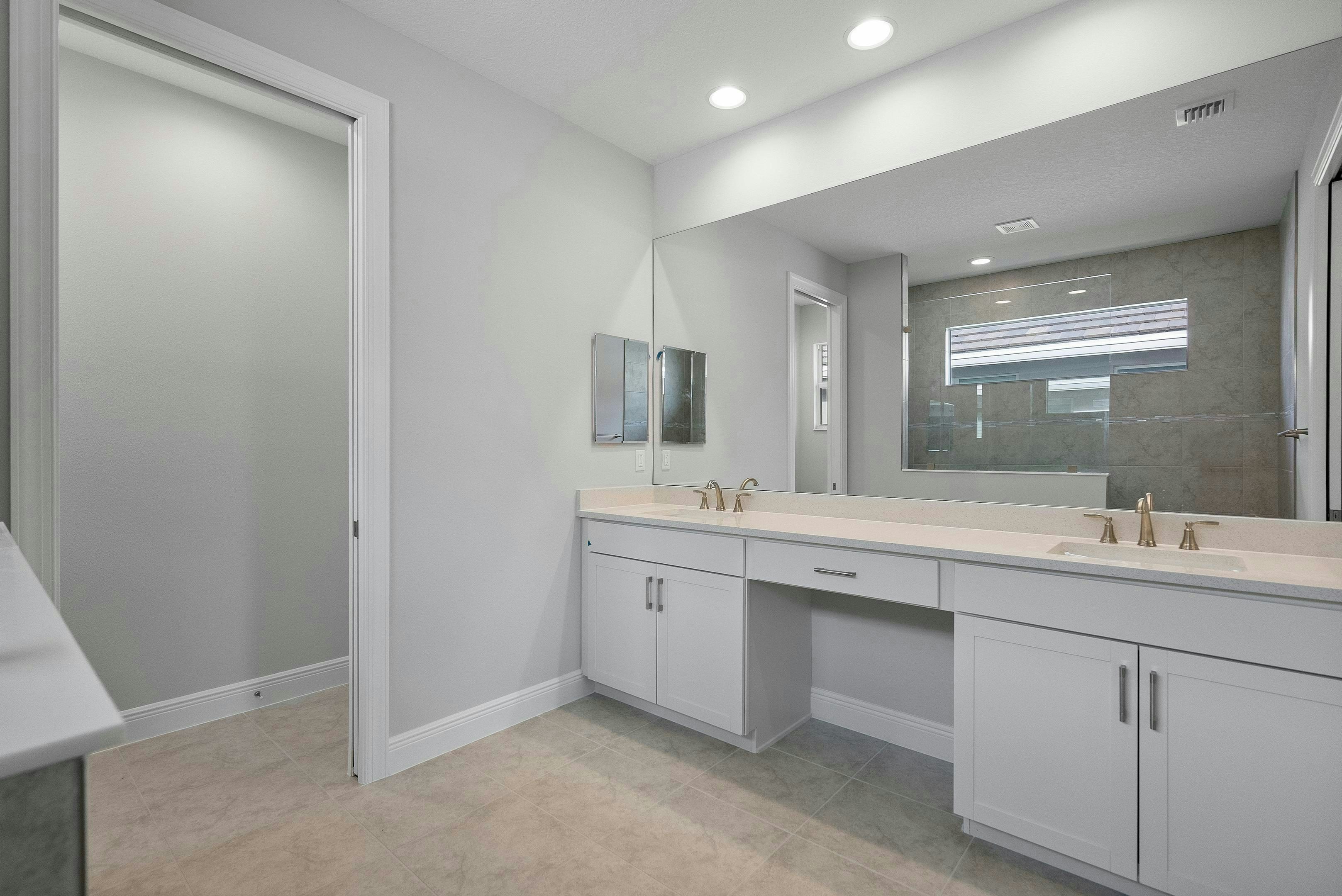 Master Bath Dual Vanity | 12398 SW Sunrise Lake Terrace