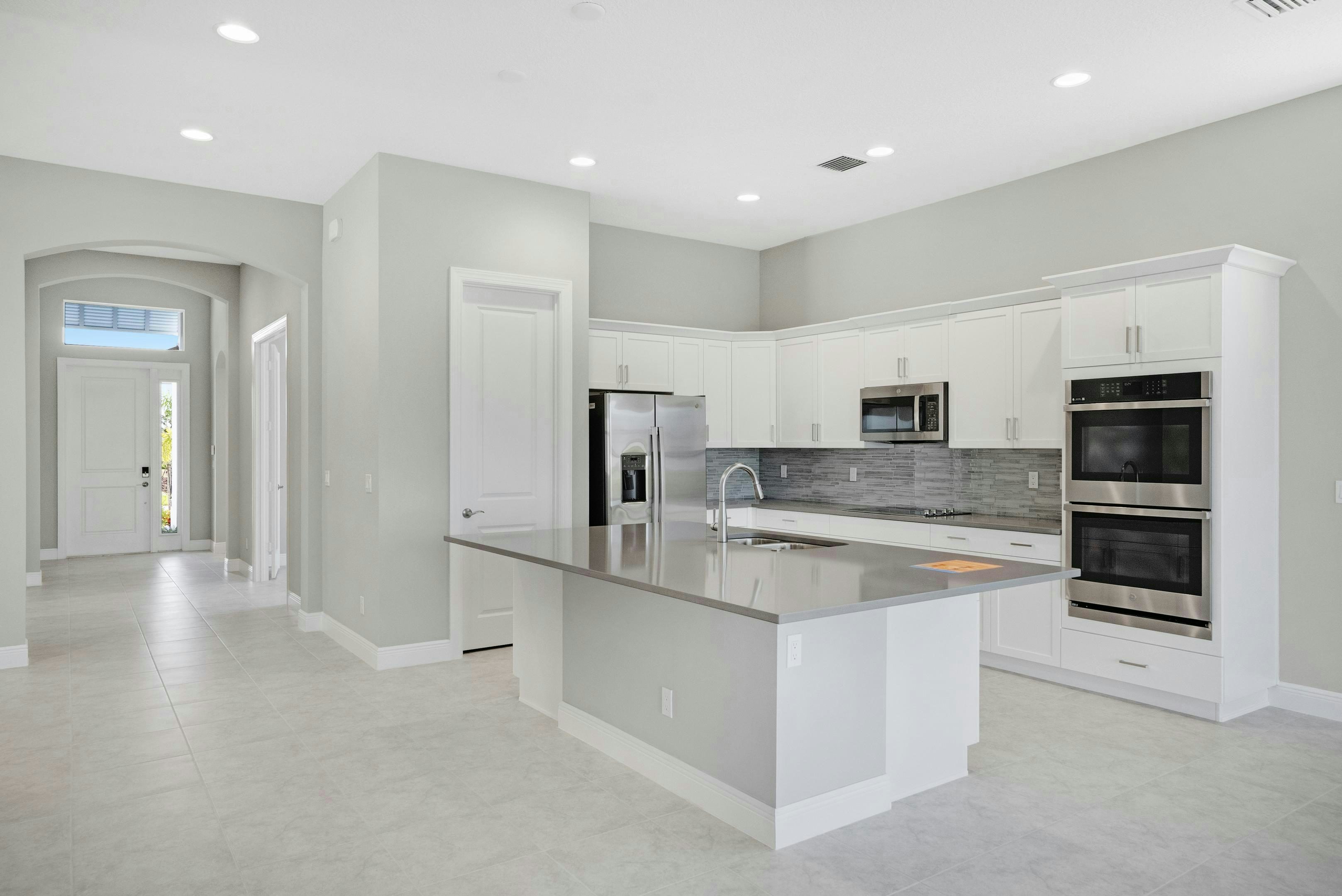 Kitchen | 12446 SW Sunrise Lake Terrace
