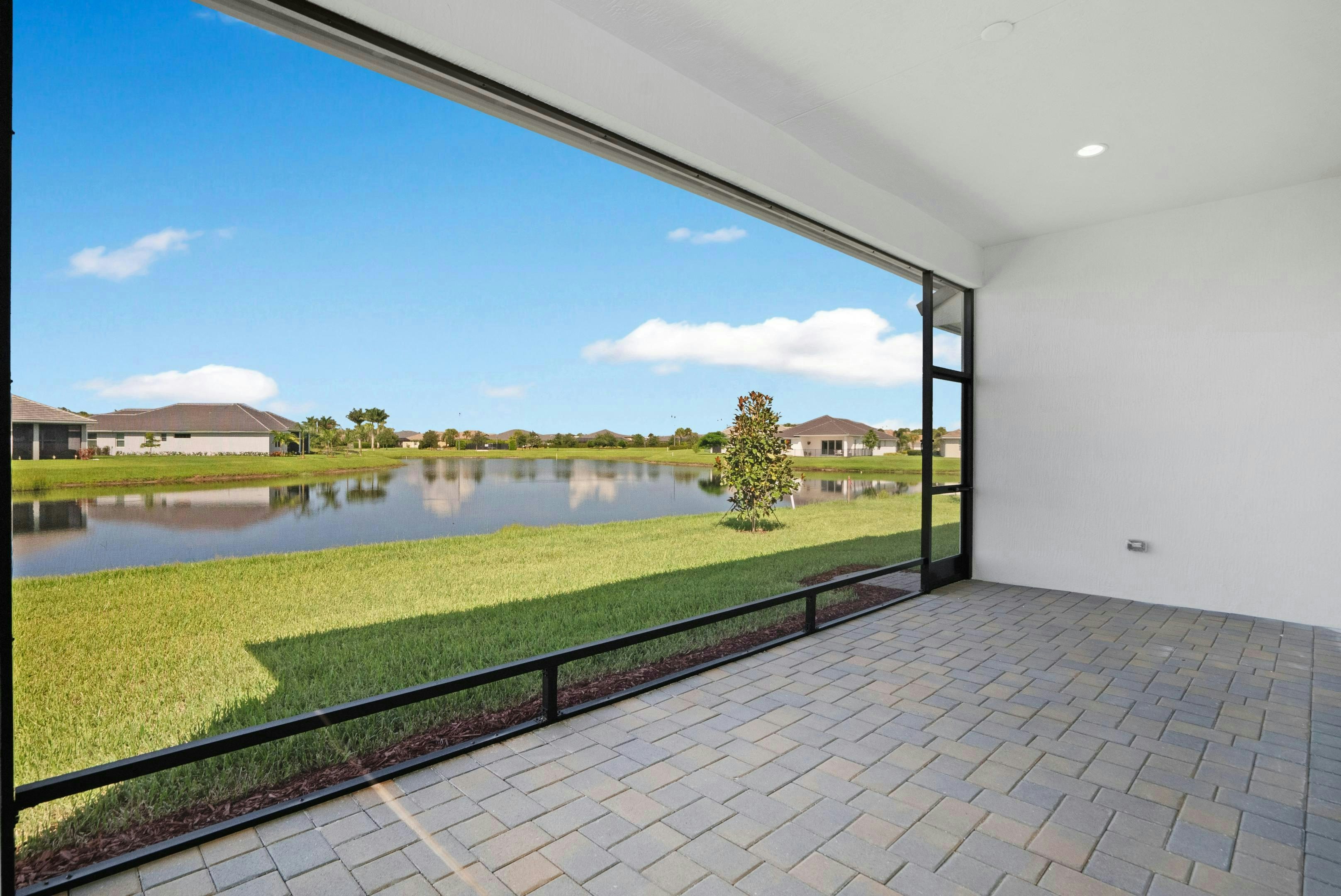 Lania with Clear View Screen | 12446 SW Sunrise Lake Terrace