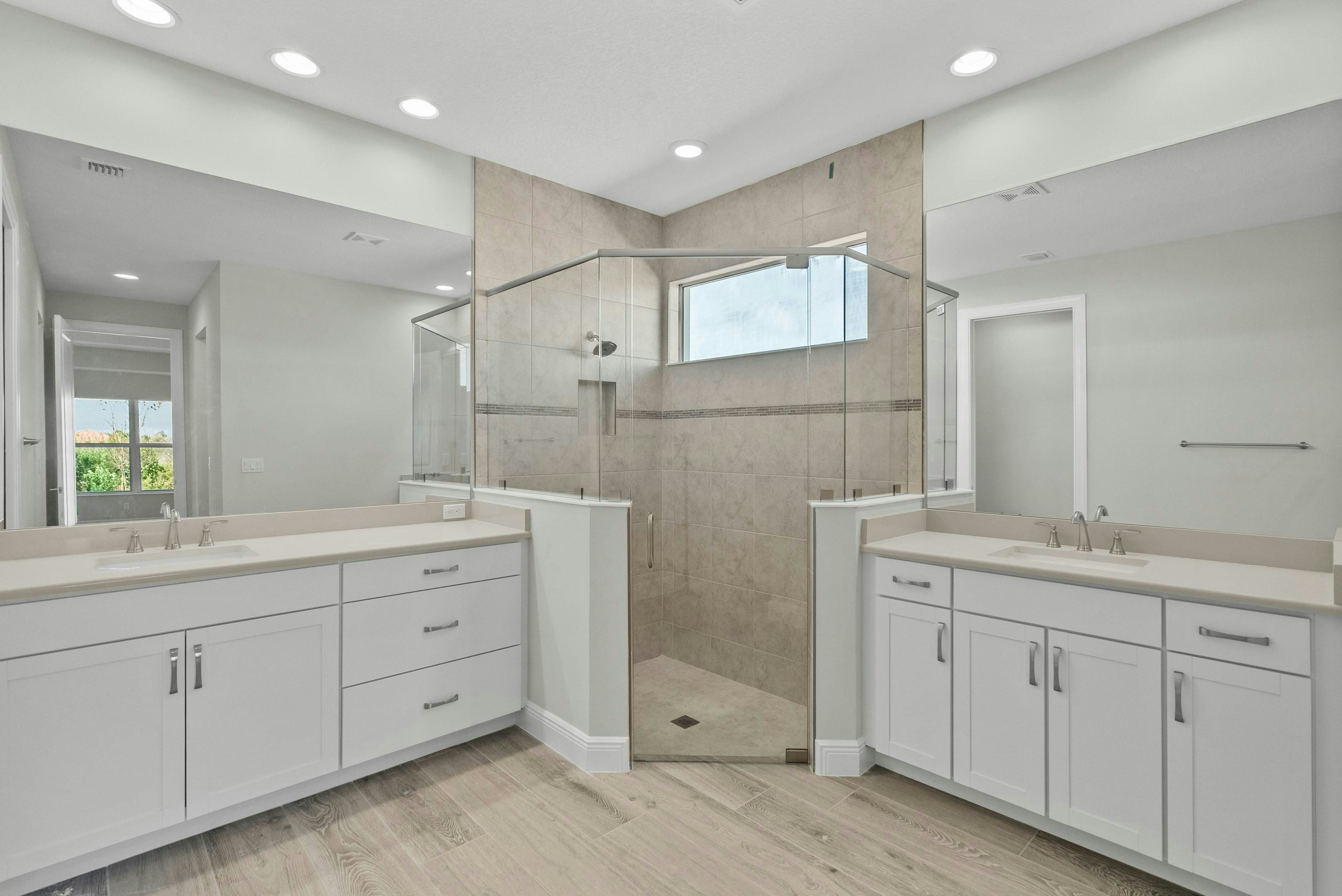 Master Bath | 12501 SW Sunrise Lake Terrace