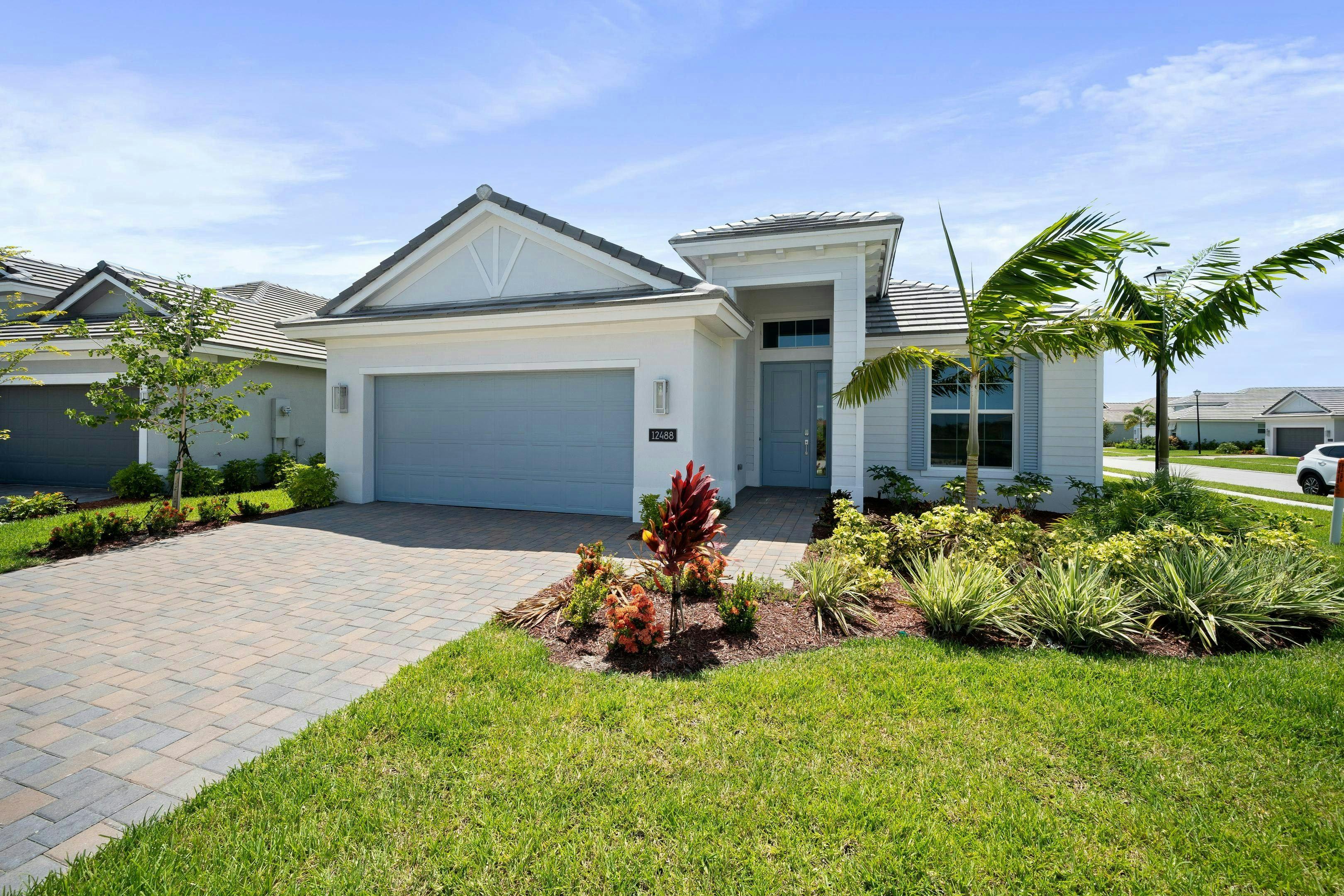 Front Elevation | Lucida Duet