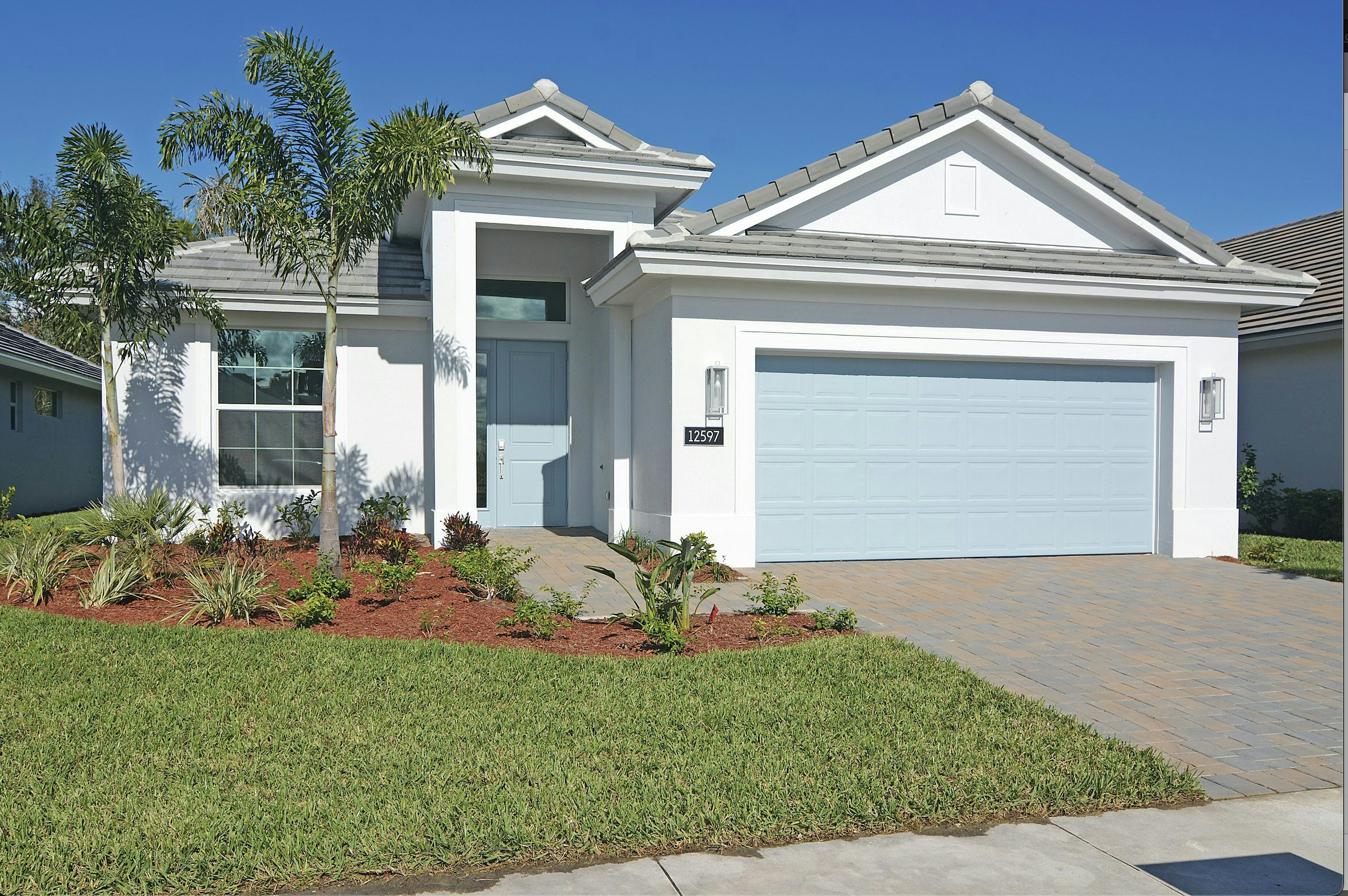 Front Elevation | Lucida Jem