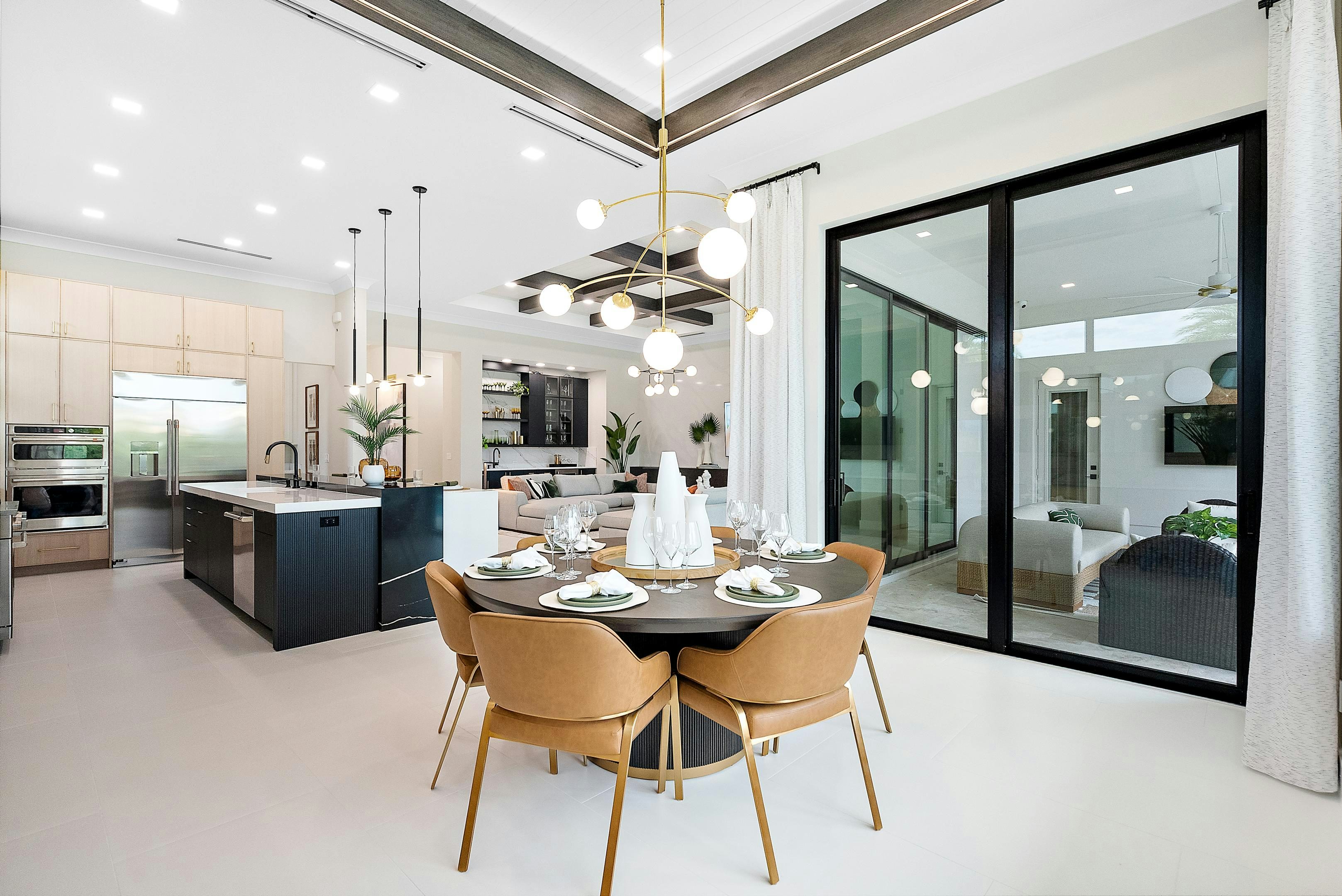 Dining to Kitchen | Keenan Model