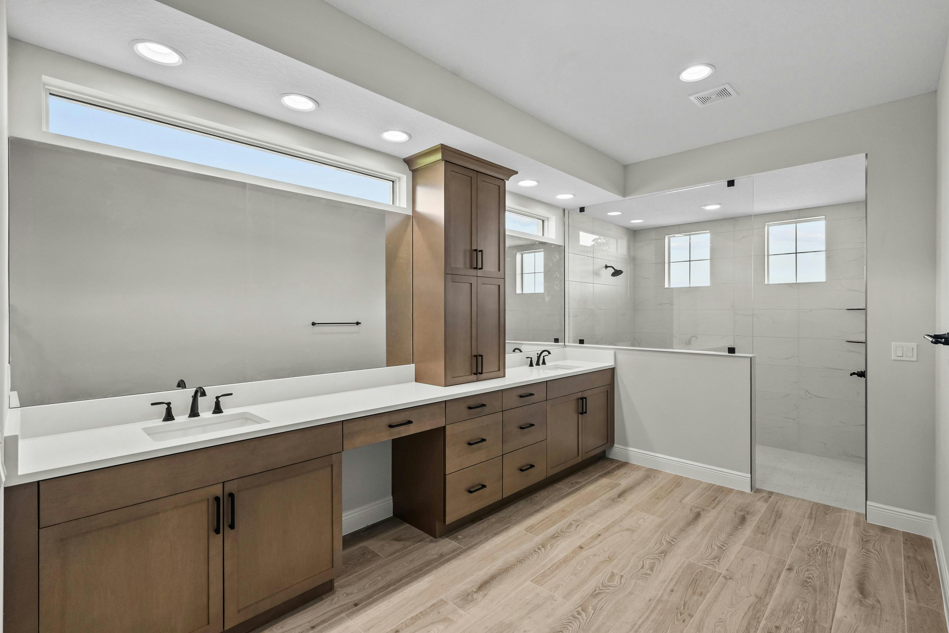 Master Bath Dual Vanity - Weston - 6383 High Pointe Cir