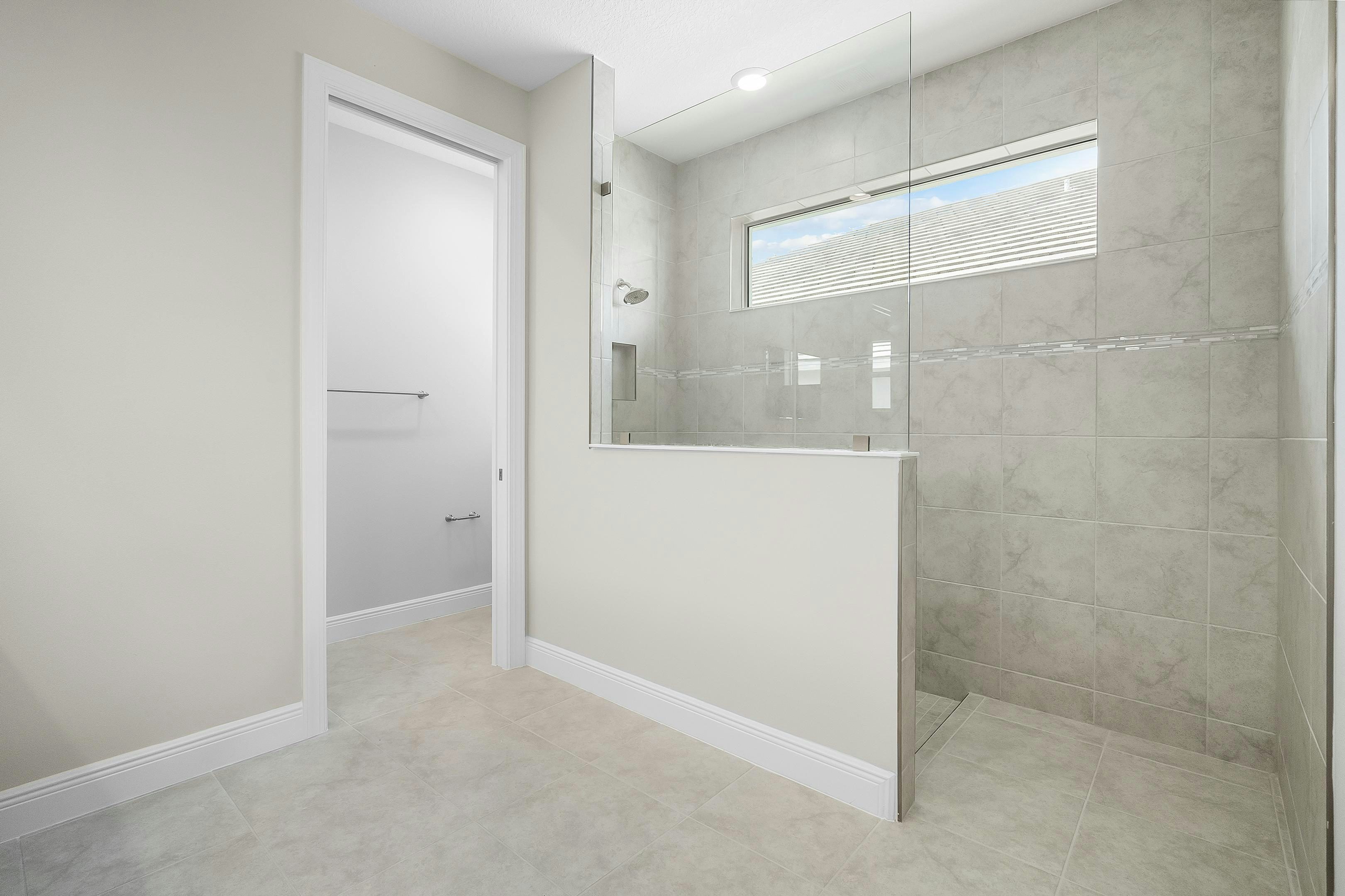 Master Bath | 12507 SW Sunrise Lake Terrace