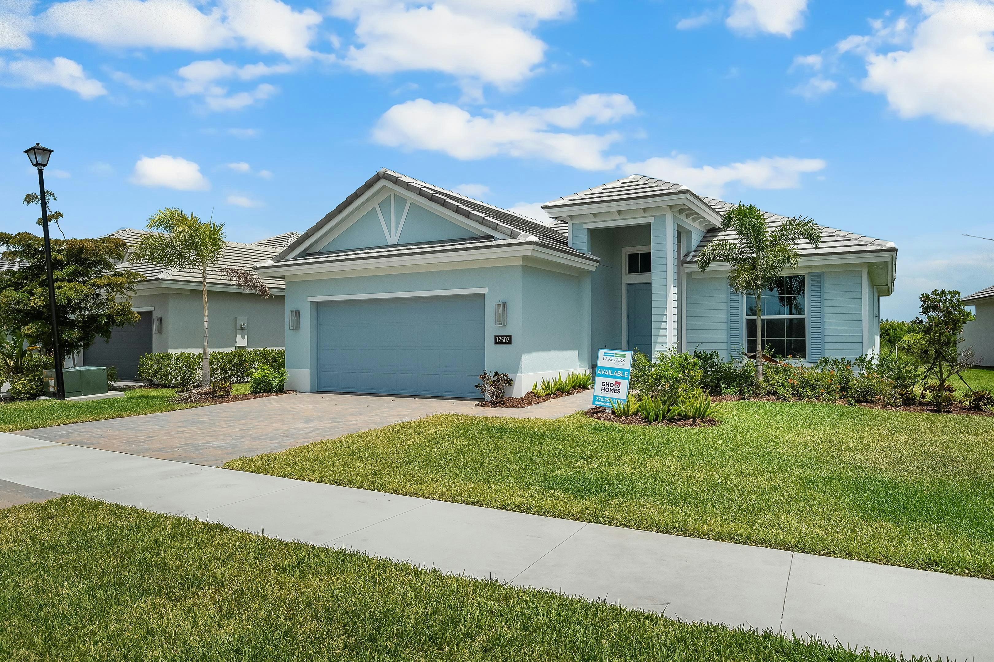 Front Elevation | 12507 SW Sunrise Lake Terrace