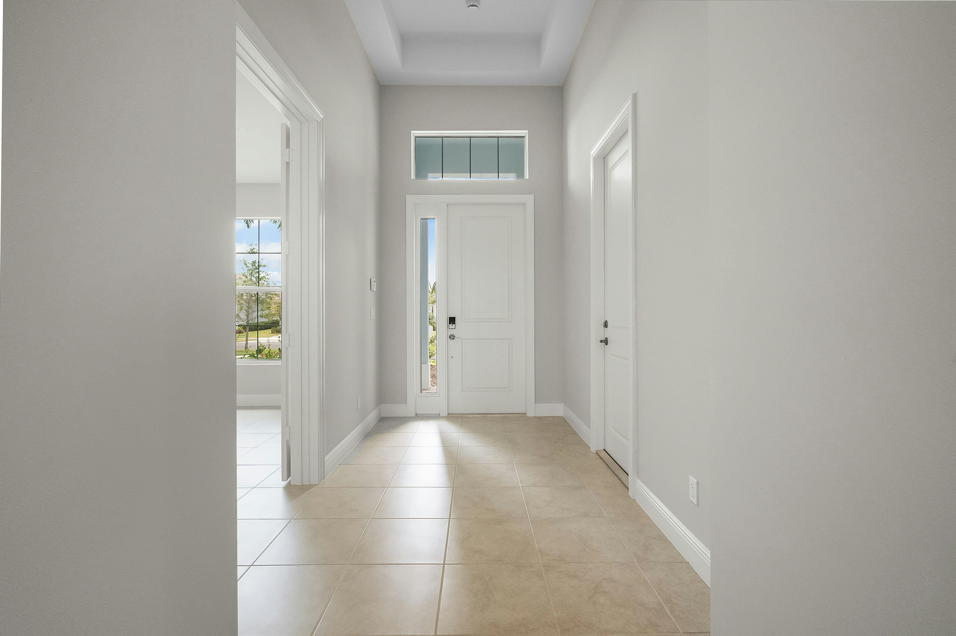 Foyer | 12507 SW Sunrise Lake Terrace