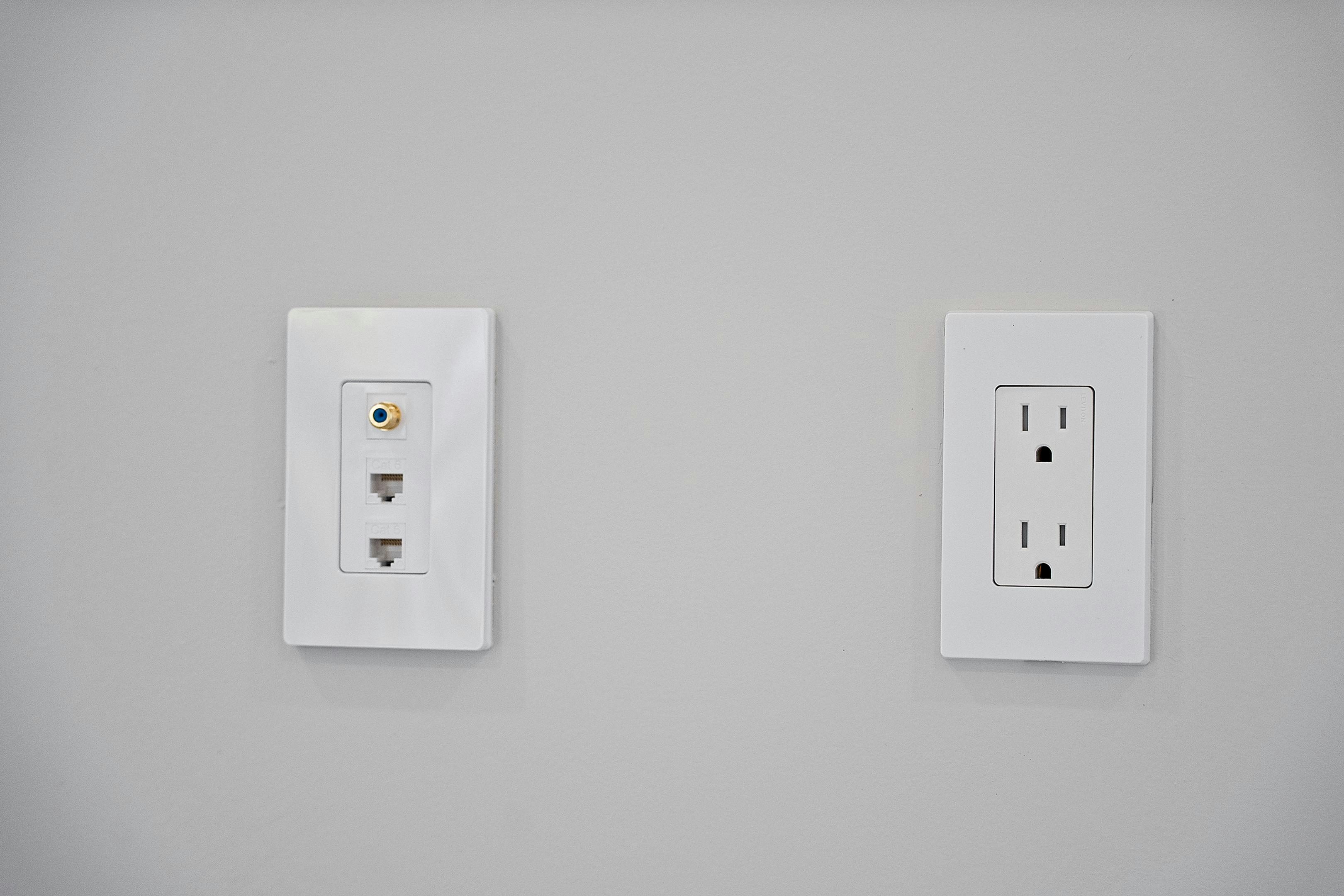 129 Strand Drive - Oceanic Grande Details - Outlets