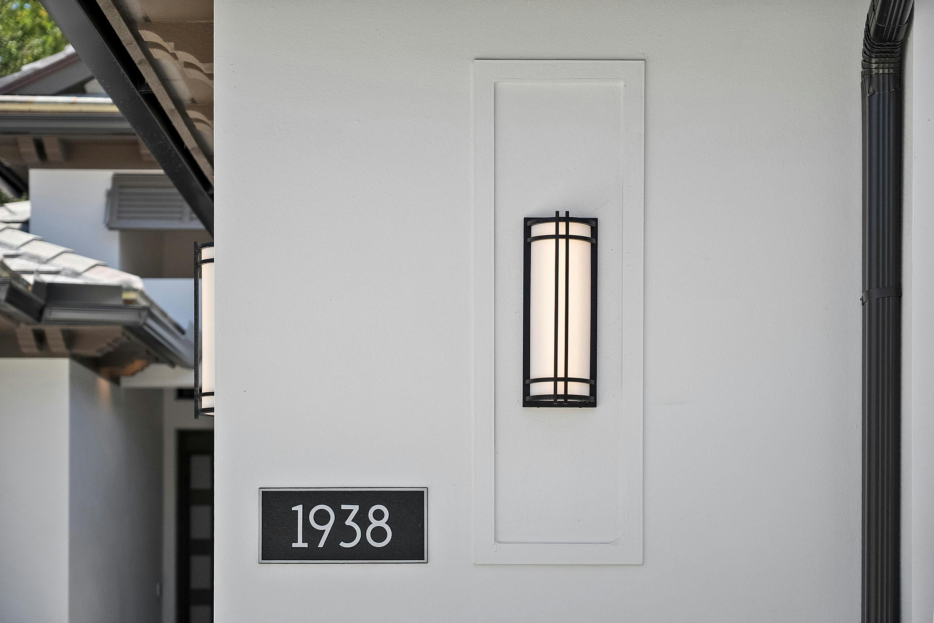 1938 Frosted Turquoise Way Lot 60 - Seabreeze Grande - Detail Coach Light