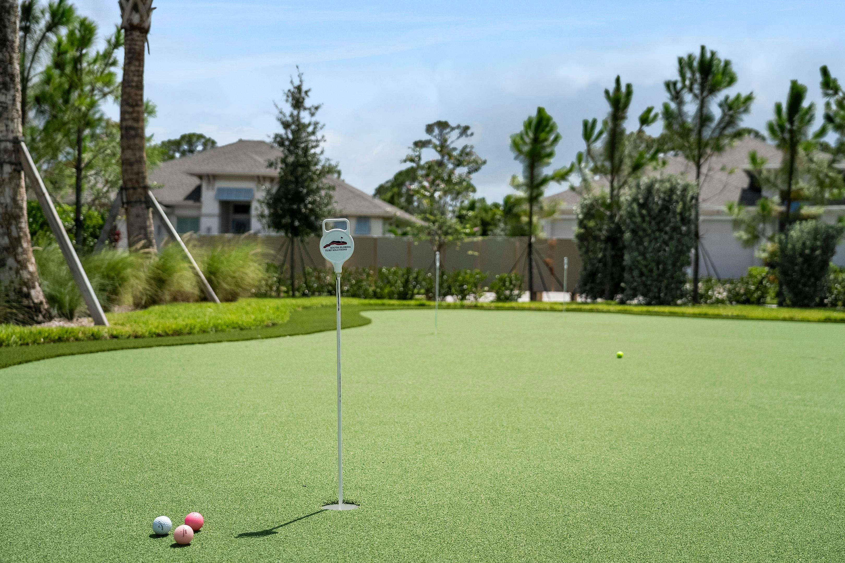 Putting Green | High Pointe Clubhouse