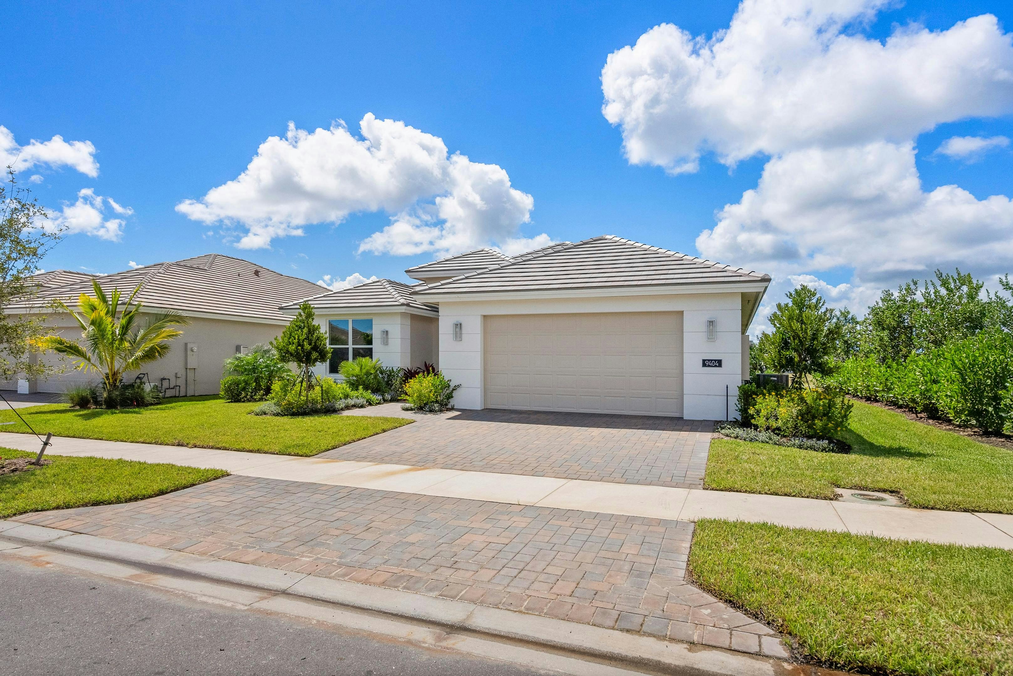 Front Elevation | 9404 SW Pinnacle Pl