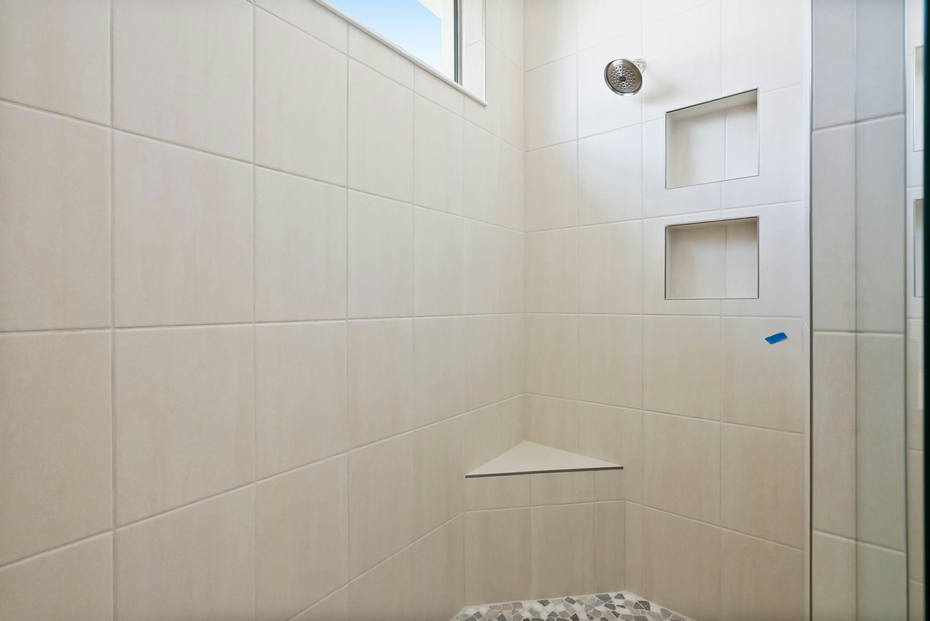 Master Bath | 2147 Falls Manor