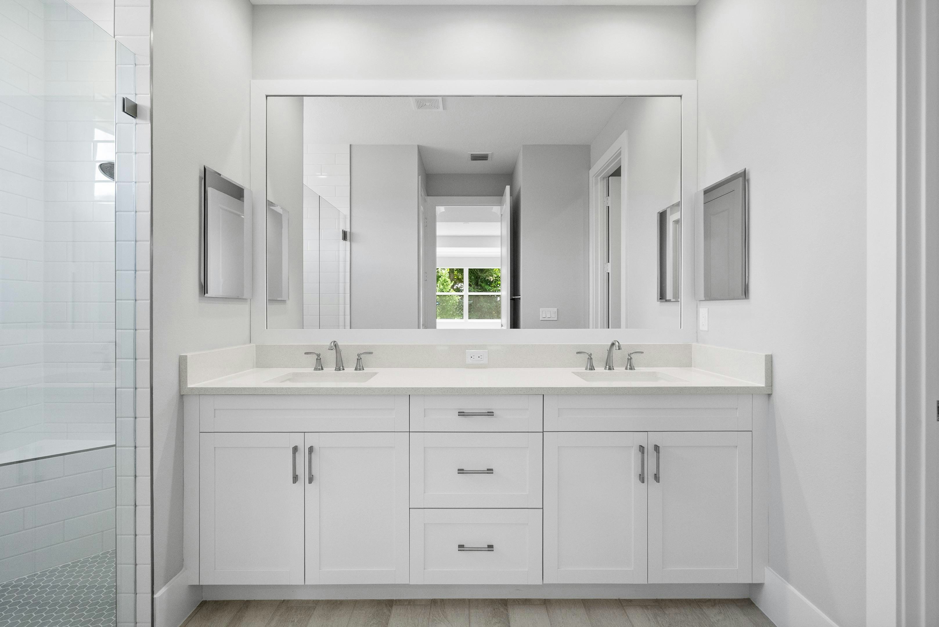 Master Bath | 2147 Falls Circle