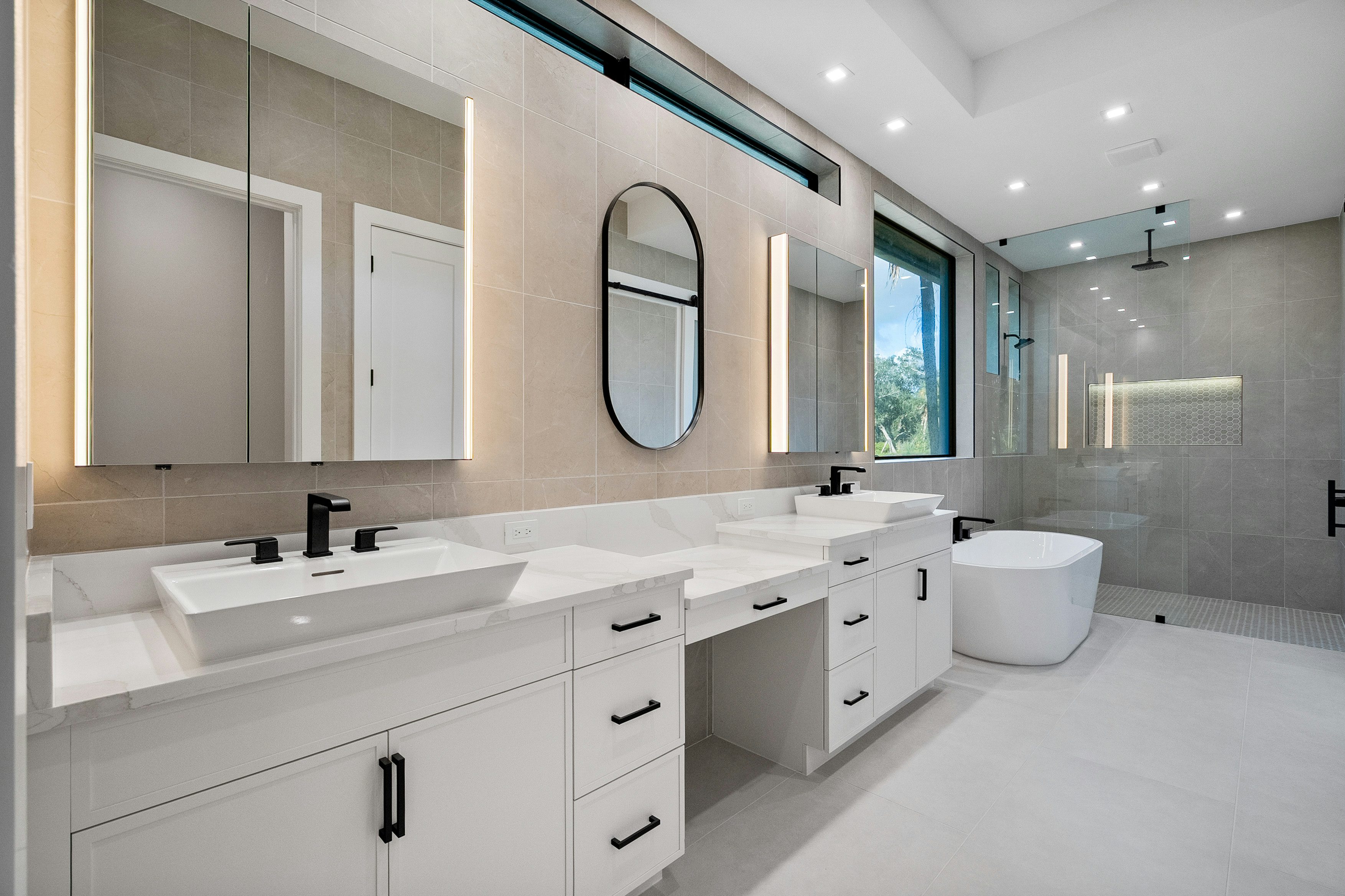 Master Bath | 9193 Seaglass Ct