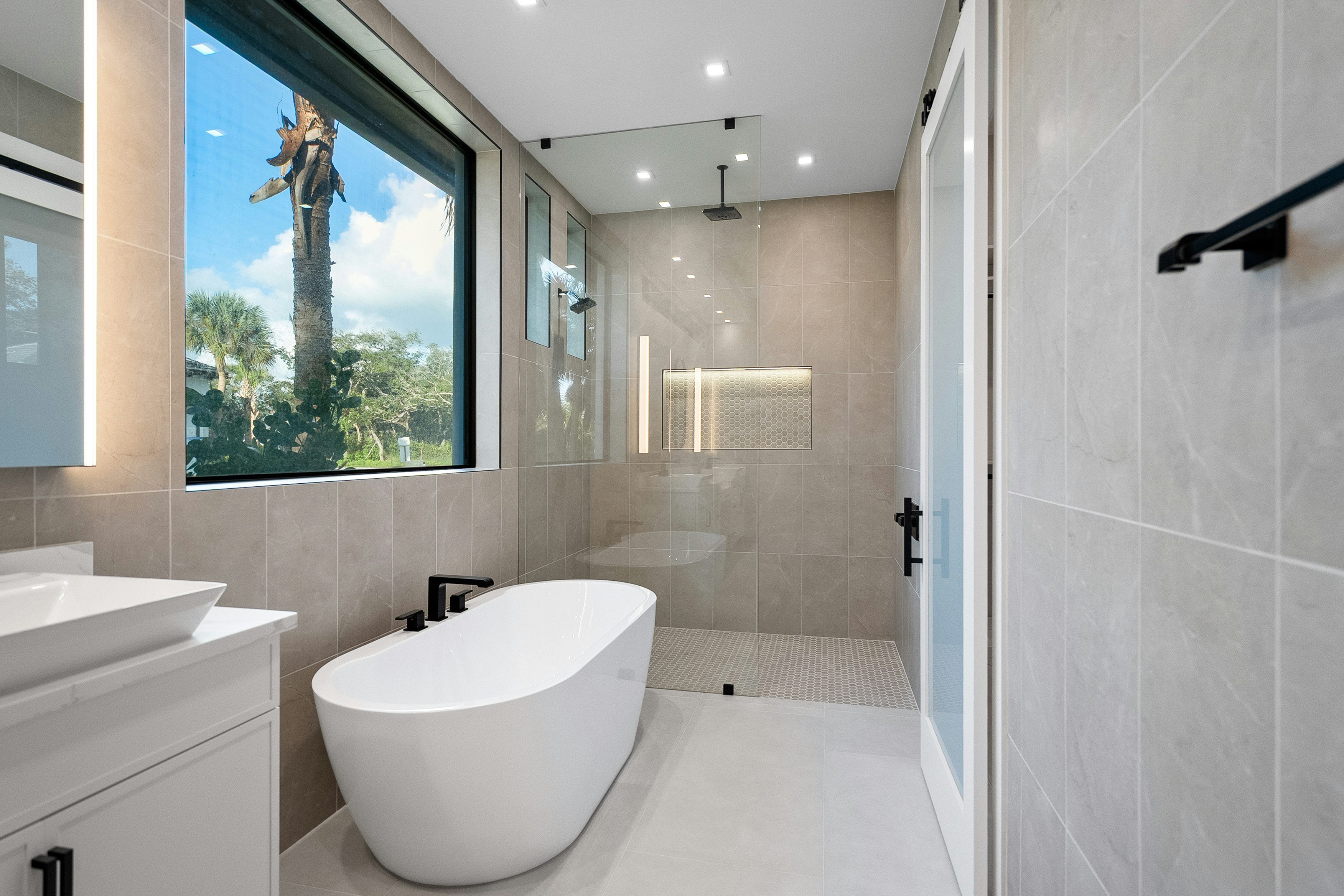 Master Bath | 9193 Seaglass Ct