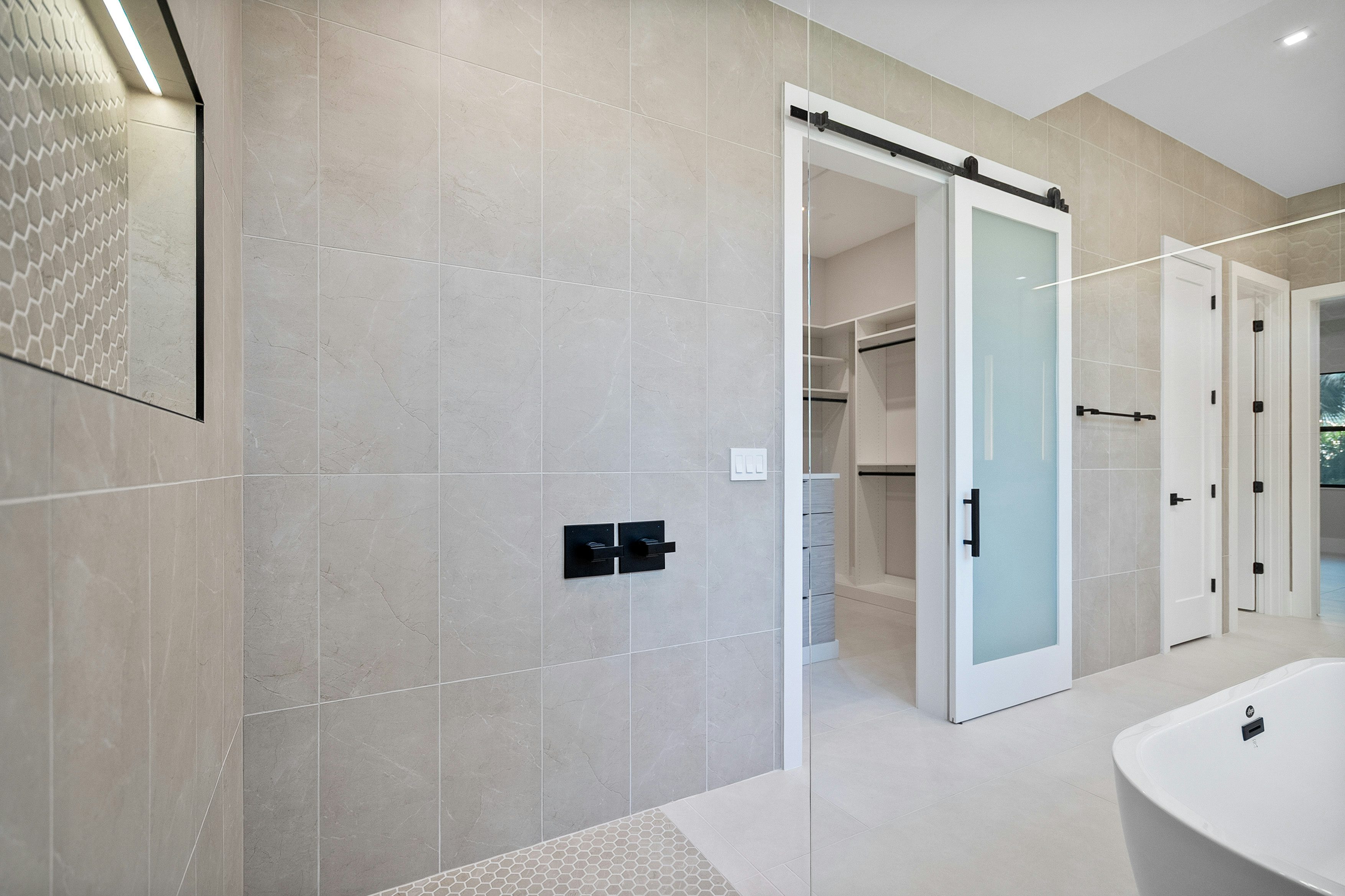 Master Bath | 9193 Seaglass Ct