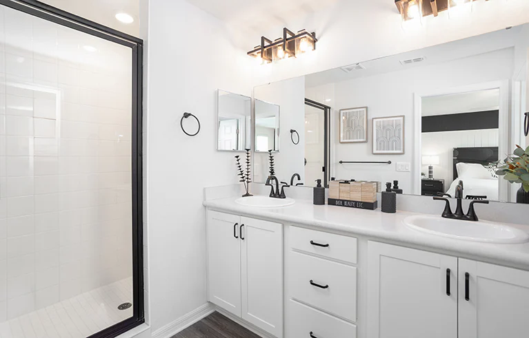 En-suite owner's bathroom in the Aria by Highland Homes