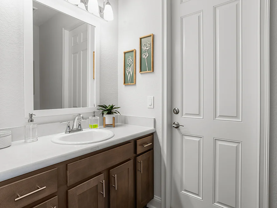 Room Waylyn - Hall Bath Page