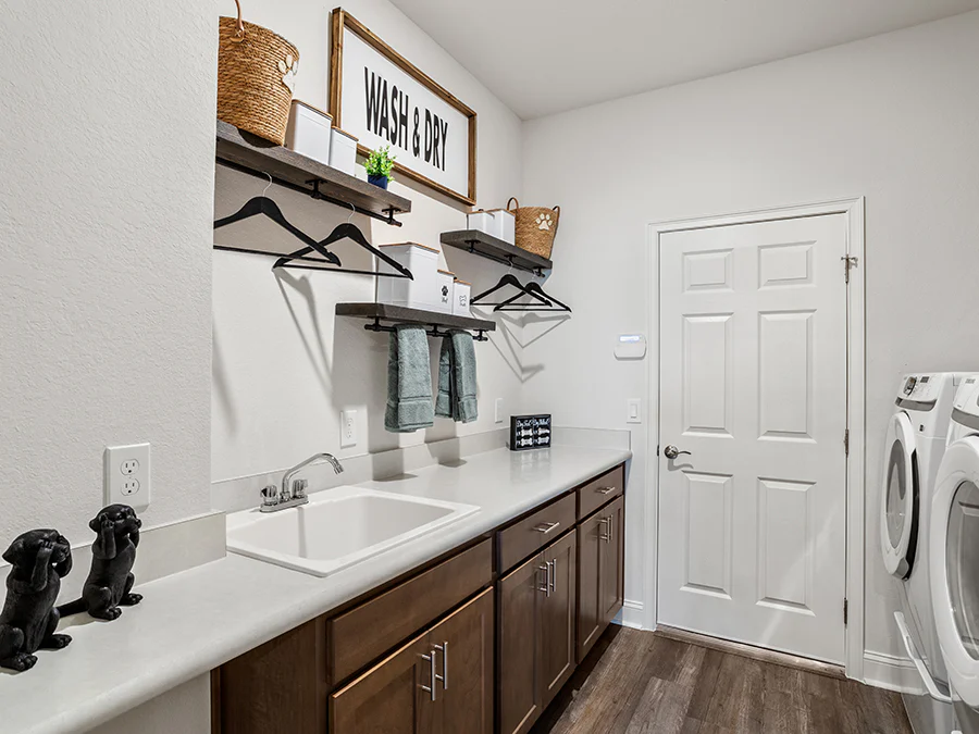 Room Waylyn - Laundry Room with Drop Zone Page