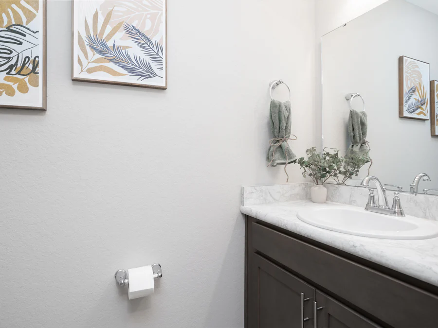 Room Magnolia - Powder Room Page