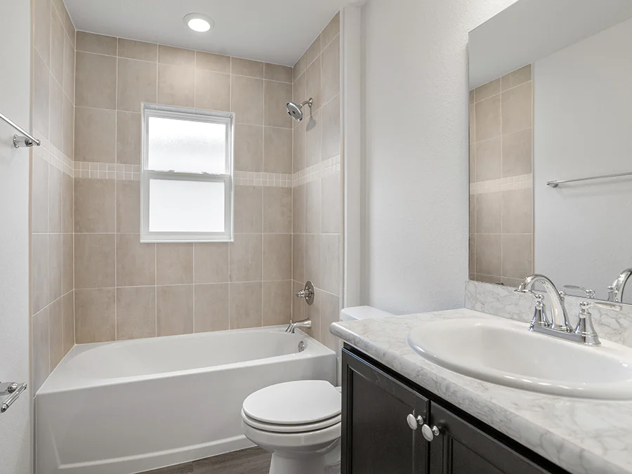 Room Remy - Hall Bath Page