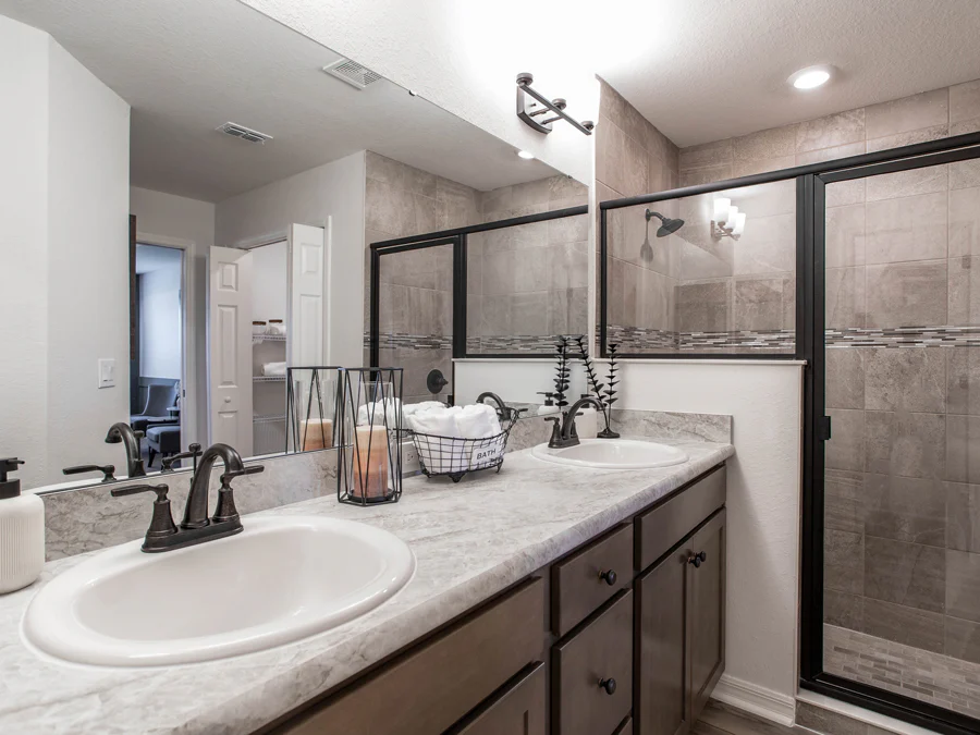 Room Serendipity - Owner's Bath Page