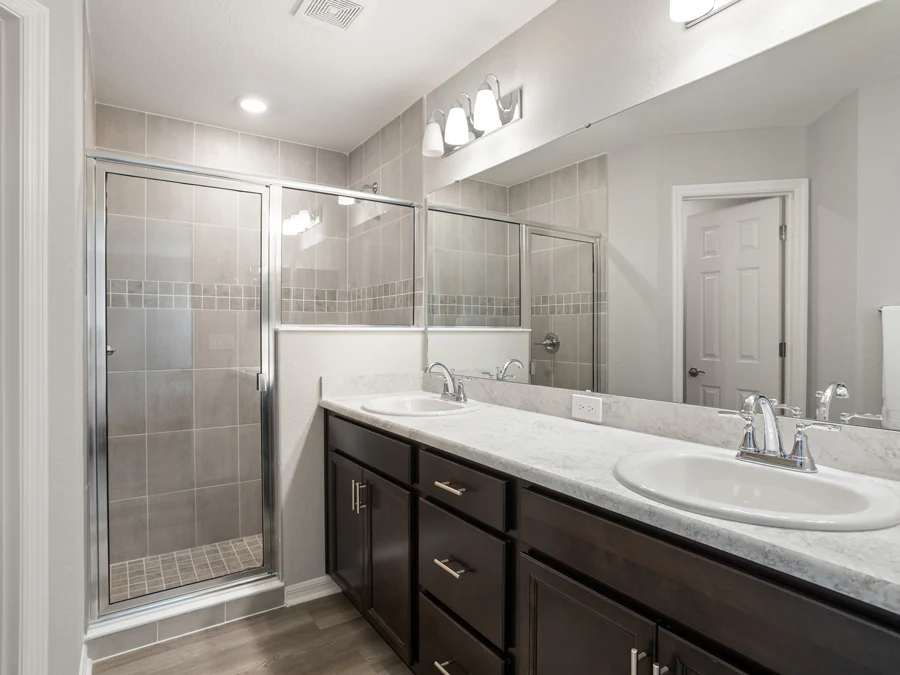 Room Peyton - Owner's Bath Page