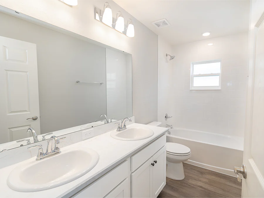 Room Serendipity - Hall Bath Page