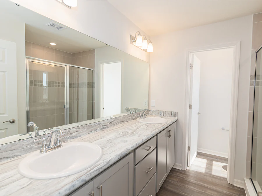 Room Blakely - Owner's Bath Page