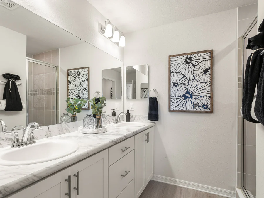 Room Flora - Owner's Bath Page