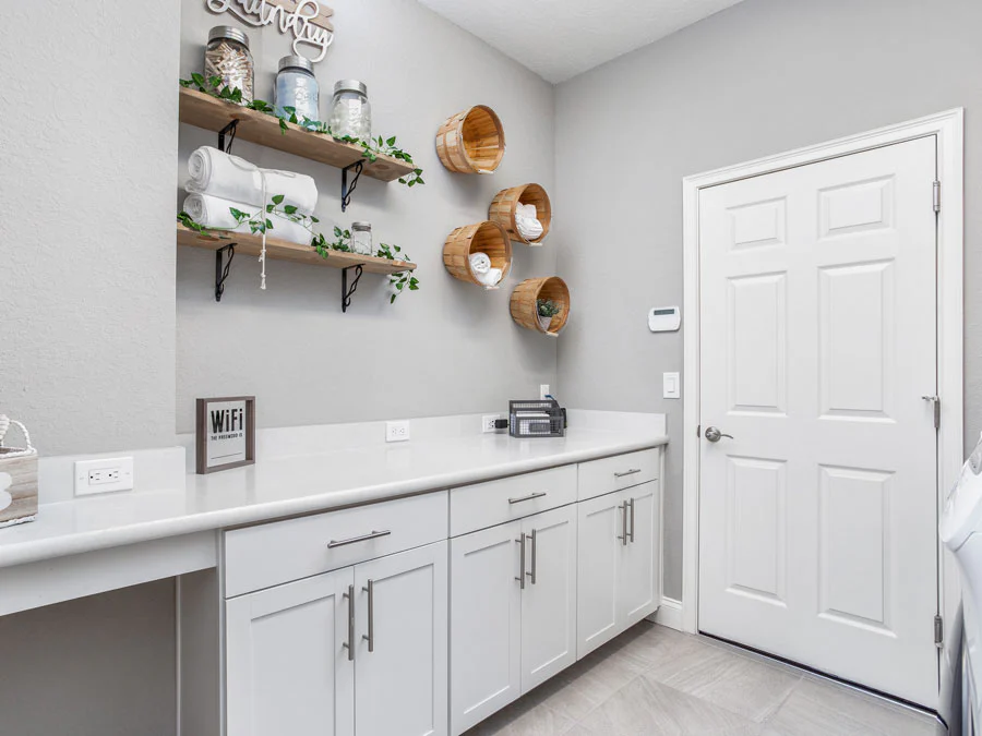 Room Waylyn - Laundry Room with Drop Zone Page