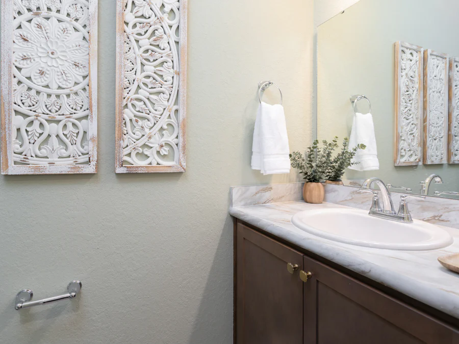 Room Wesley II - Powder Room Page