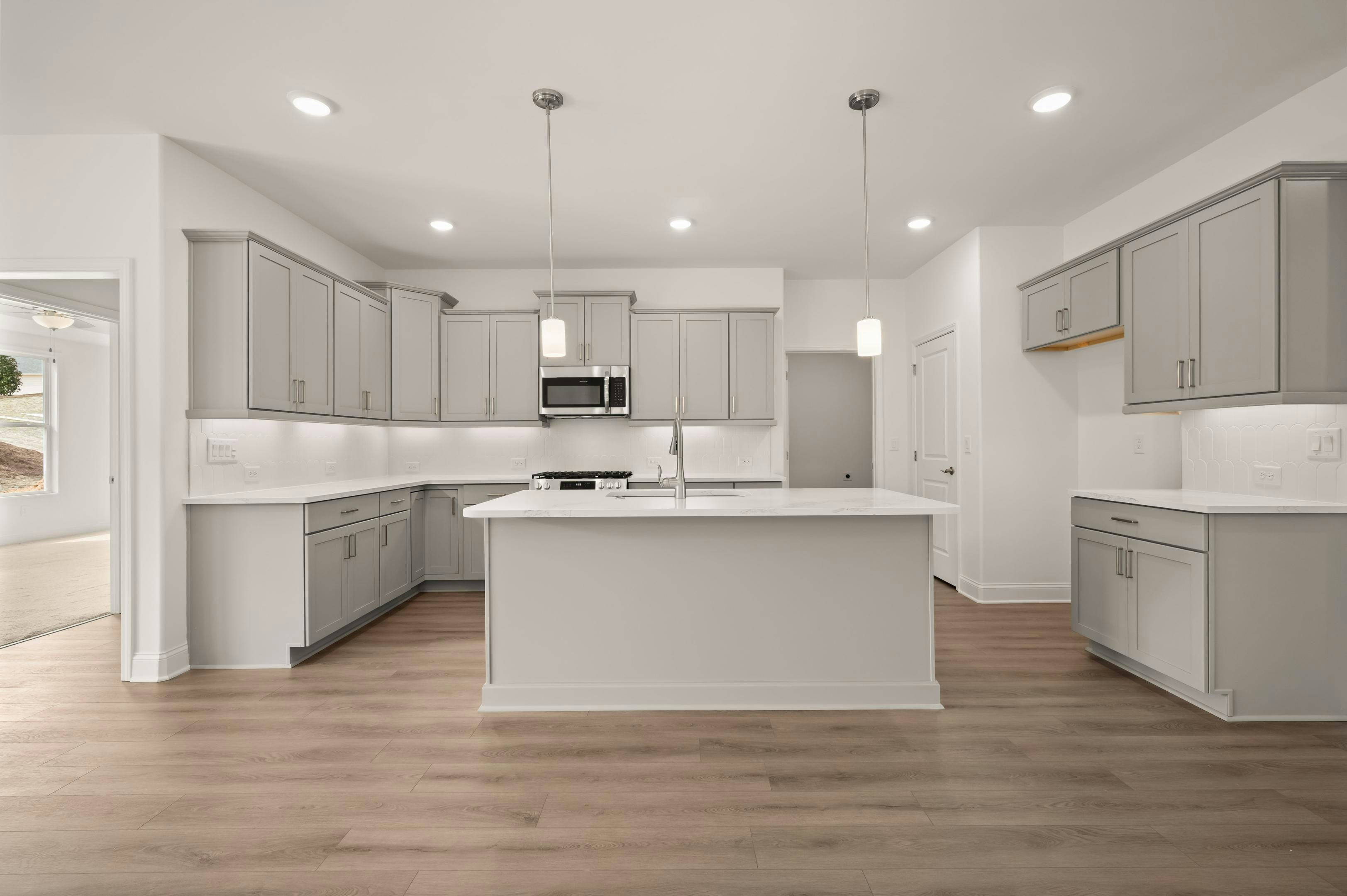 EF135 Asher Kitchen2