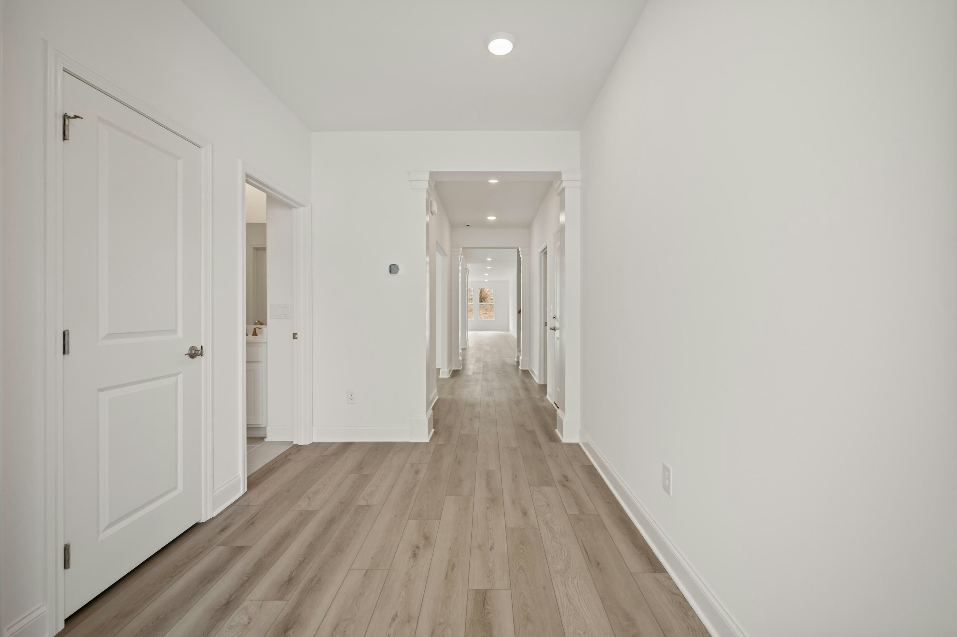 EF142 Maplewood foyer